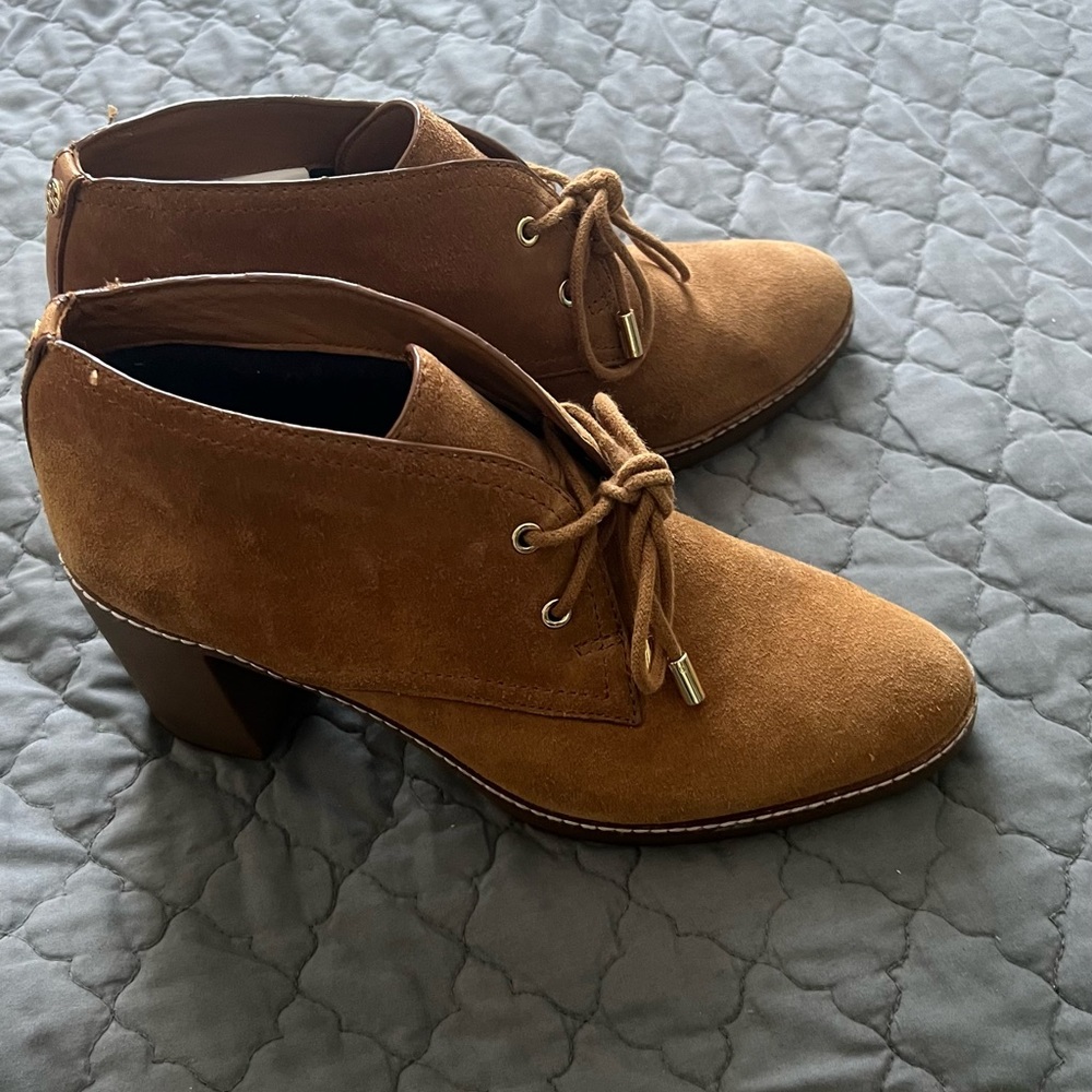Tory Burch Chukka High Heel Brown Boots Size
10 M